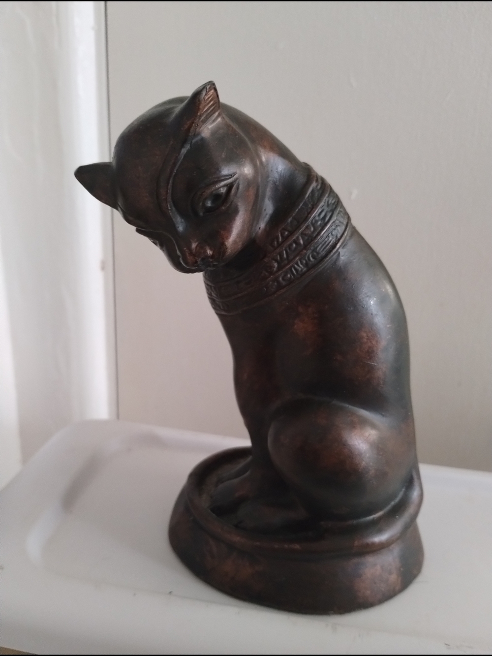 Heavy Sitting Cat Statue Decor (Material Unknown)